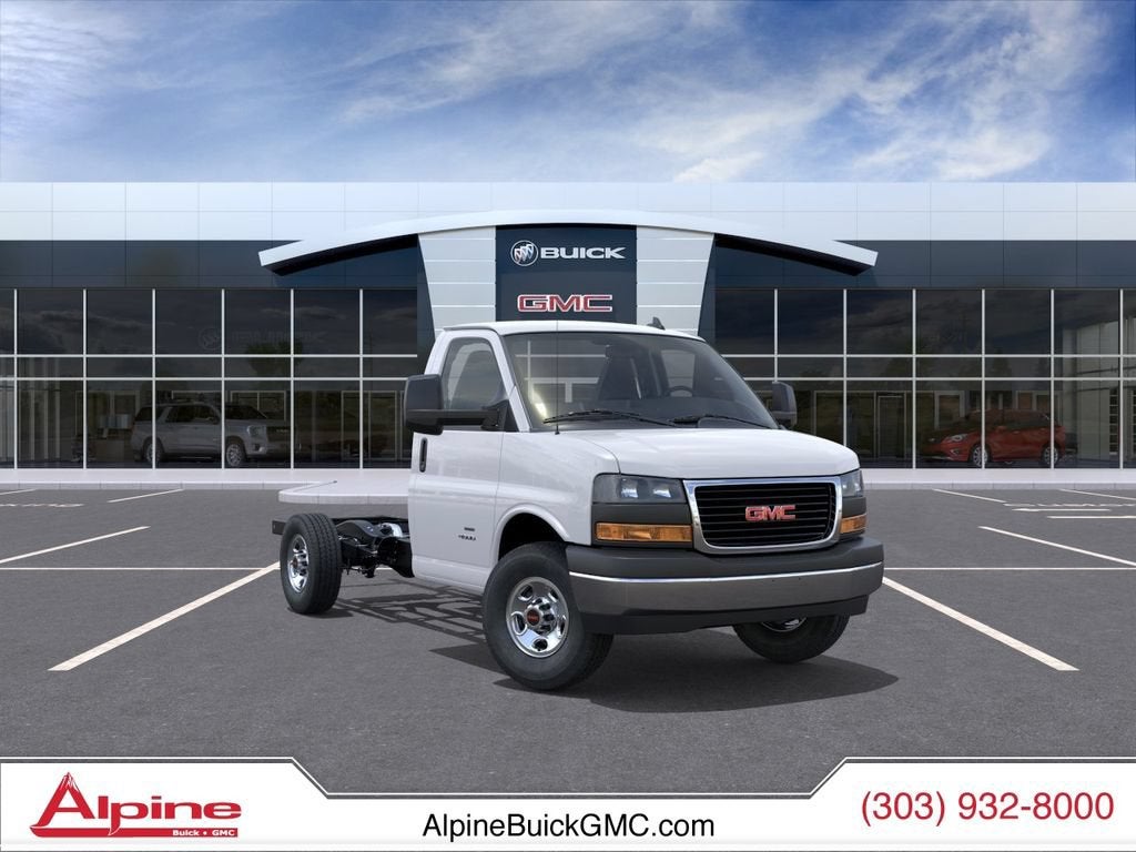 2025 GMC Savana Cutaway 3500 1WT