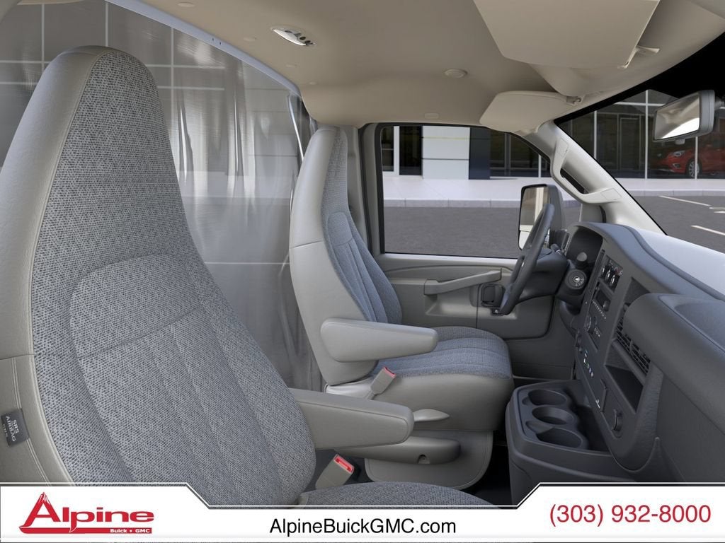 2025 GMC Savana Cutaway 3500 1WT