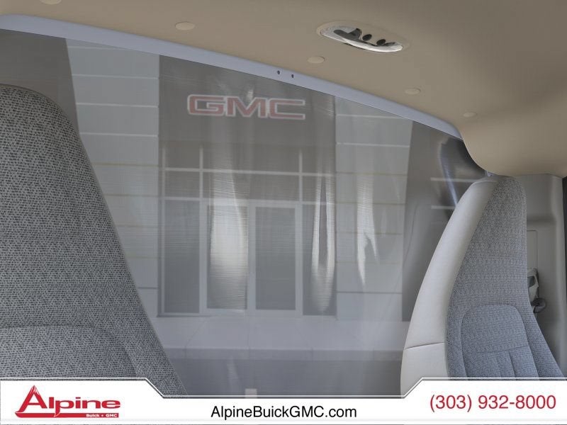 2025 GMC Savana Cutaway 3500 1WT