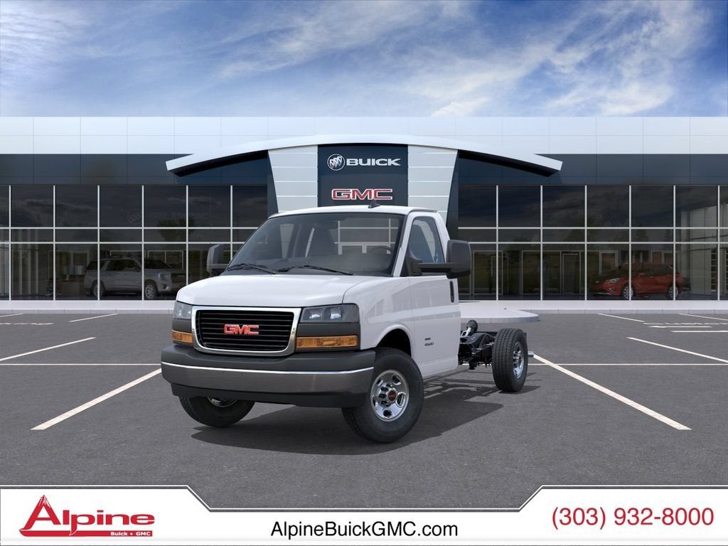 2025 GMC Savana Cutaway 3500 1WT