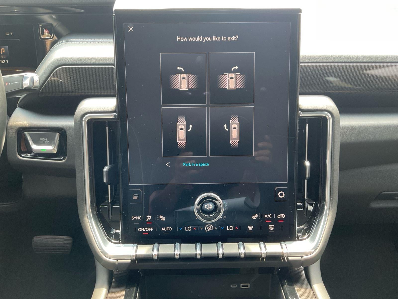 2025 GMC Yukon Elevation
