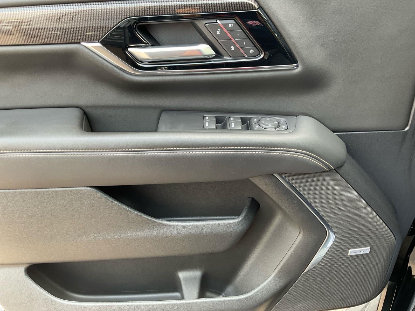 2025 GMC Yukon Elevation