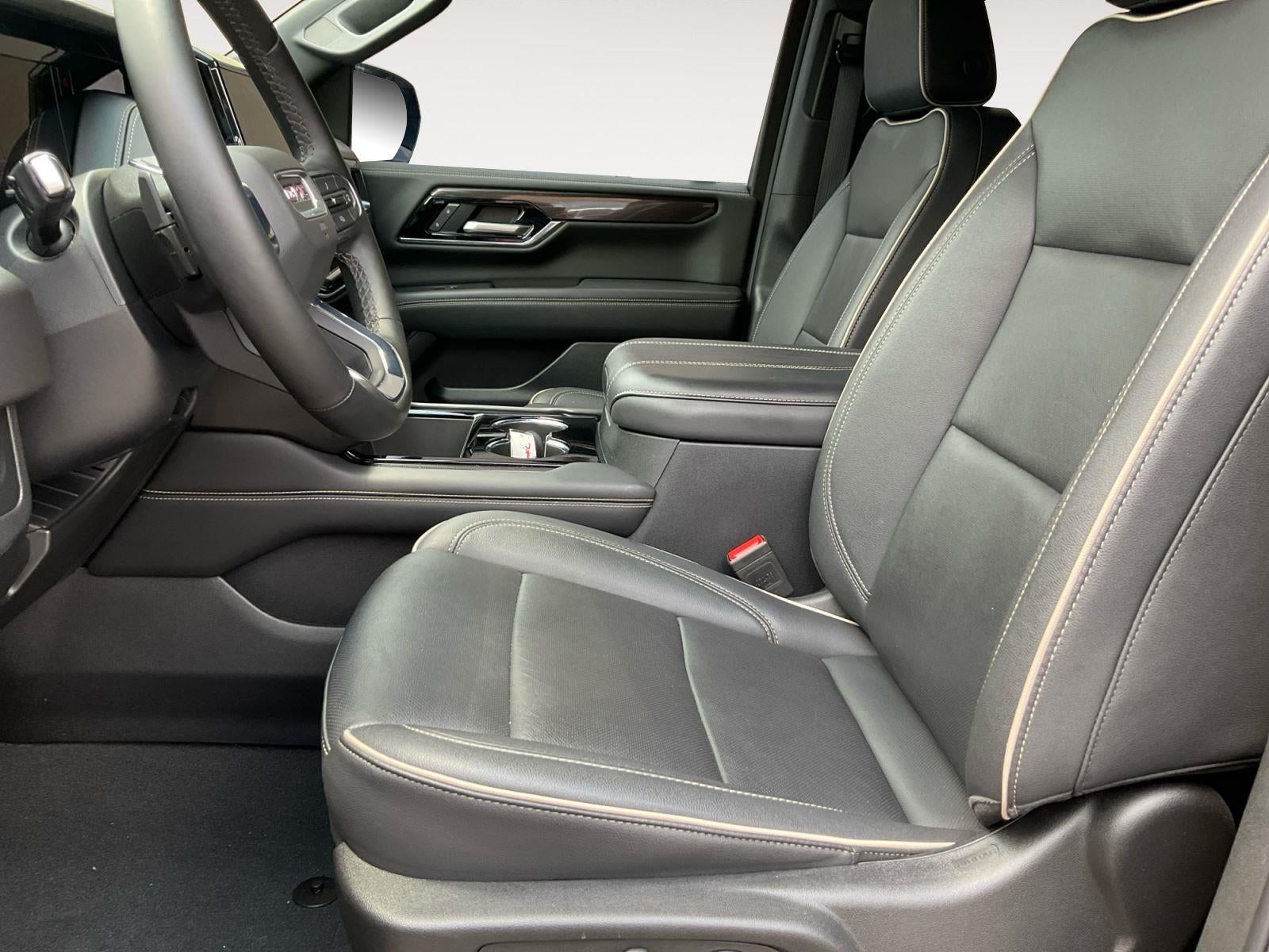 2025 GMC Yukon Elevation