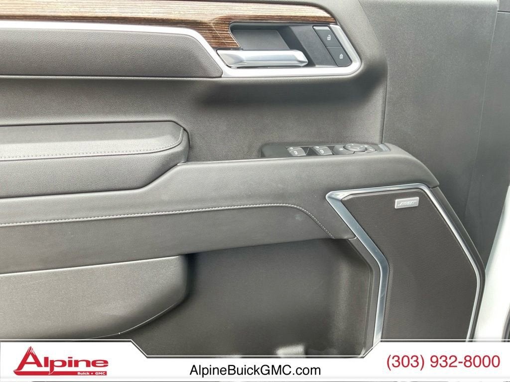 2025 GMC Sierra 1500 Elevation