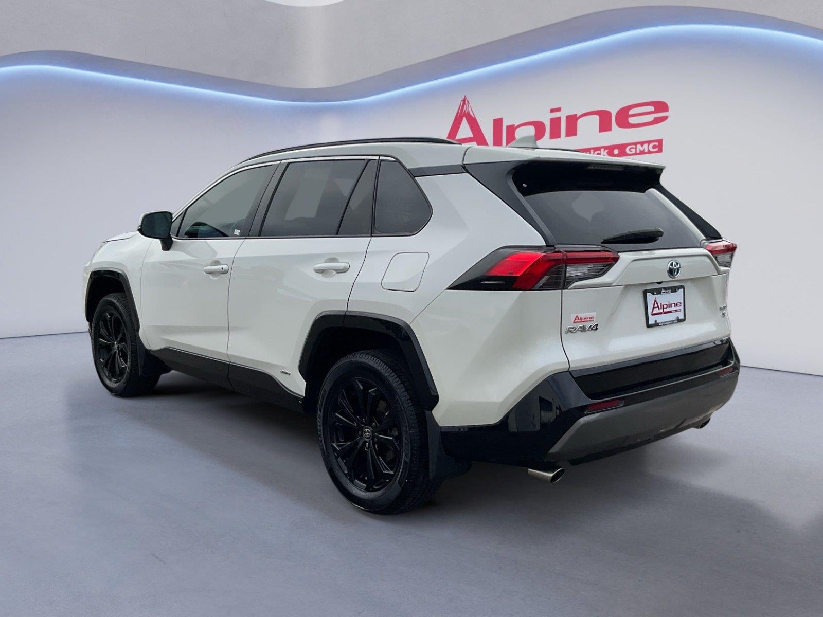2022 Toyota RAV4 Hybrid SE