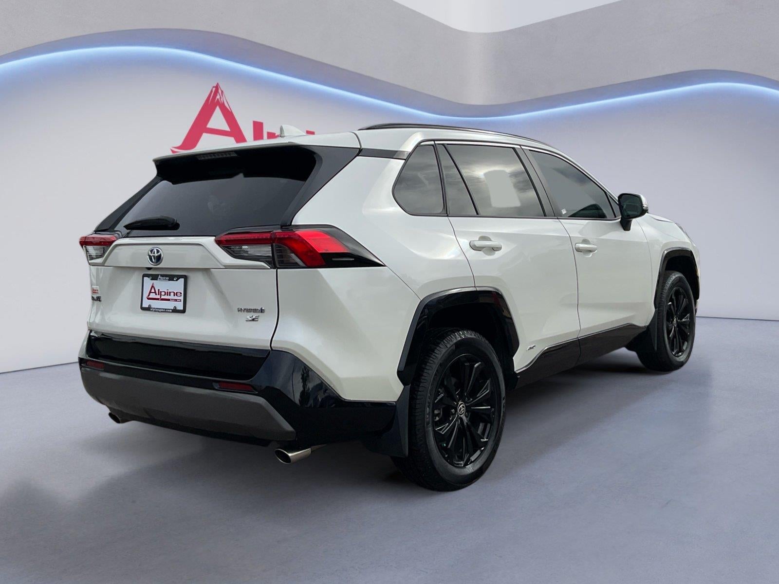 2022 Toyota RAV4 Hybrid SE
