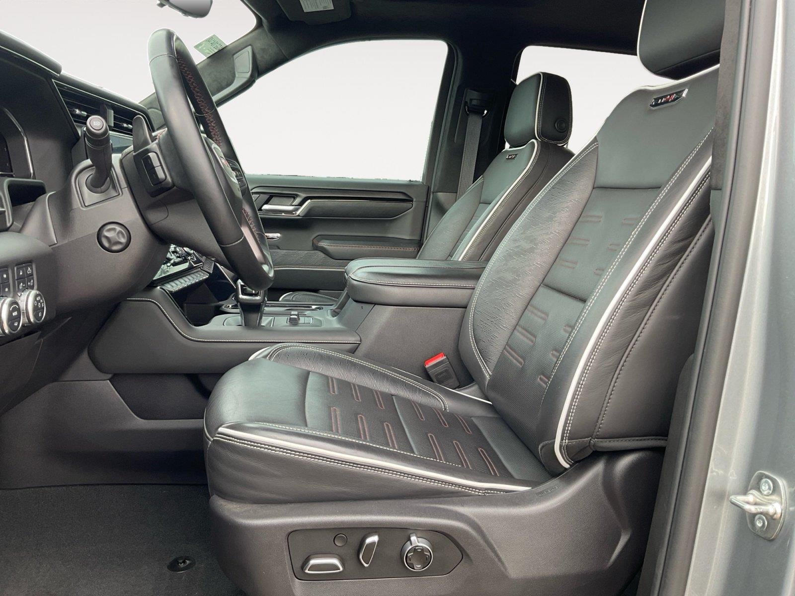 2025 GMC Sierra 1500 AT4X