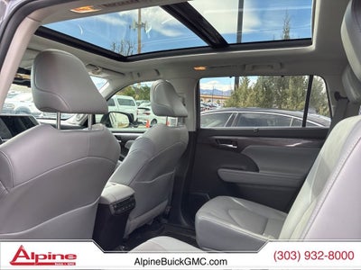 2022 Toyota Highlander Platinum