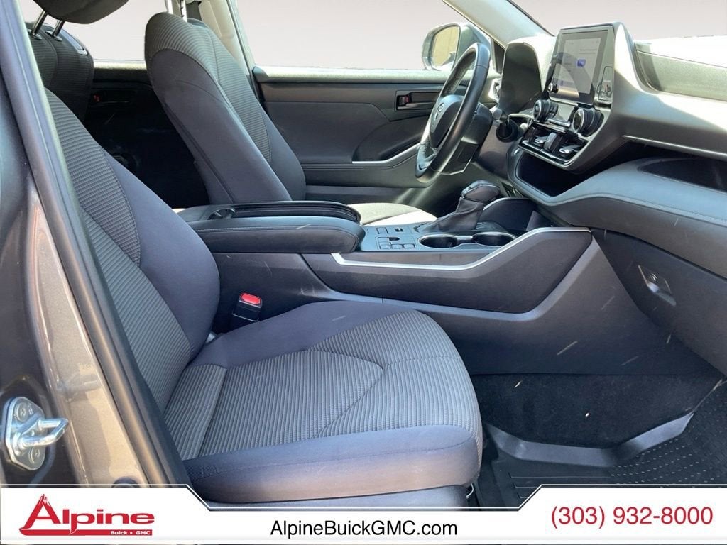 2024 Toyota Highlander LE