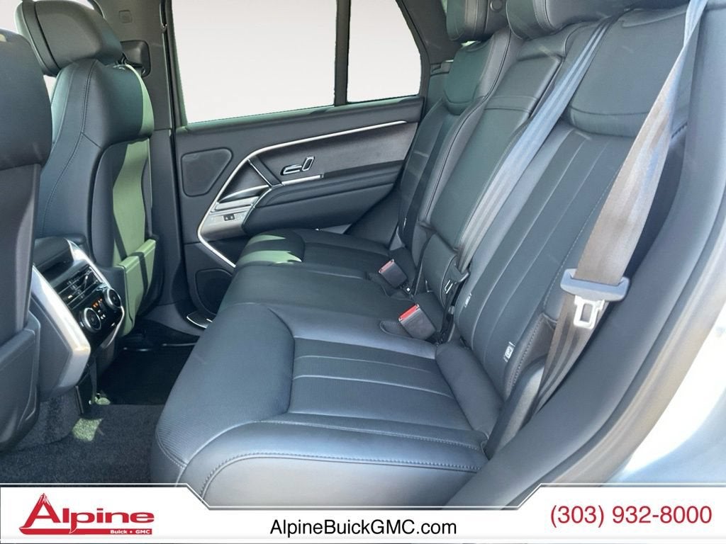 2025 Land Rover Range Rover P400 SE