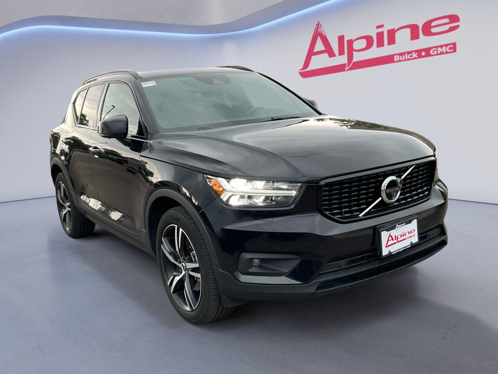 2021 Volvo XC40 R-Design