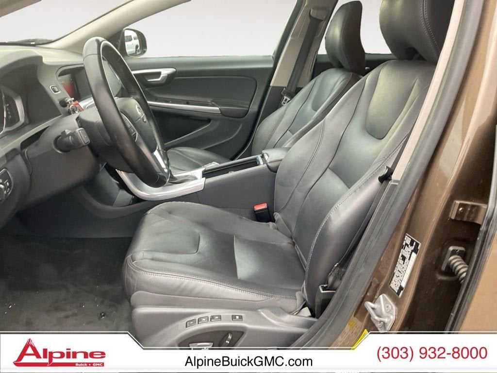 2018 Volvo V60 Cross Country T5