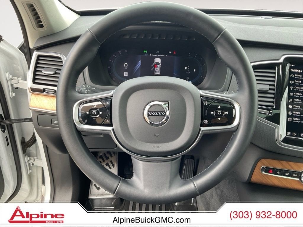 2024 Volvo XC90 Plus Bright Theme