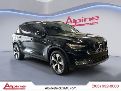 2024 Volvo XC40 B5 Plus Dark Theme
