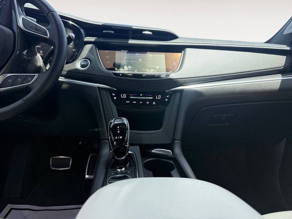 2025 Cadillac XT5 Sport