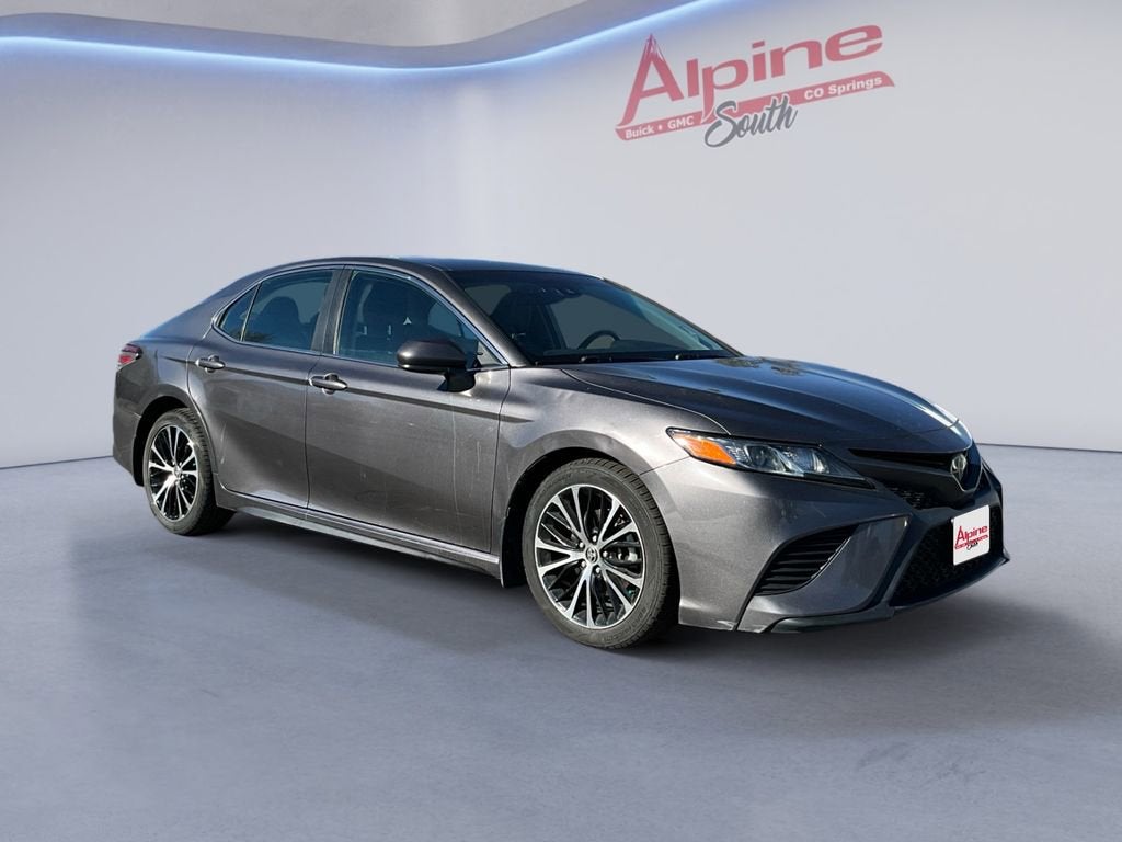 2020 Toyota Camry SE