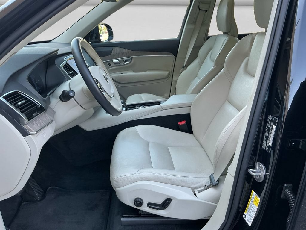 2023 Volvo XC90 Plus