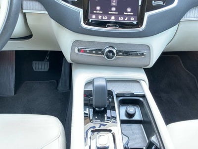 2023 Volvo XC90 Plus
